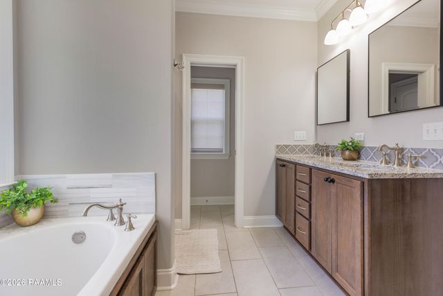 143 Rue Village, Maurice, LA 70555