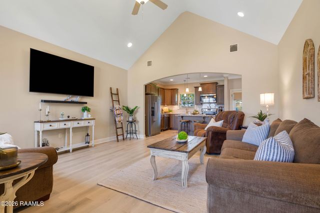 143 Rue Village, Maurice, LA 70555
