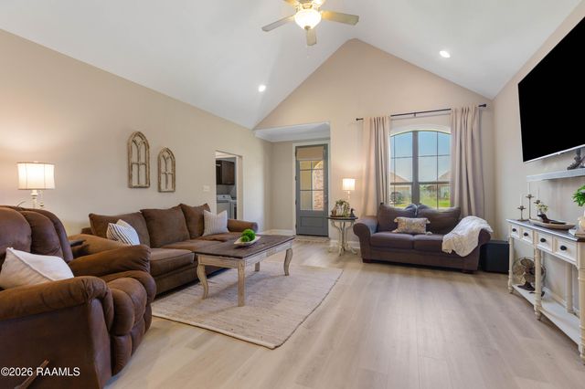 143 Rue Village, Maurice, LA 70555
