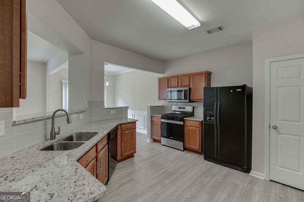 1670 Granville Court, Lawrenceville, GA 30043 — photo 5