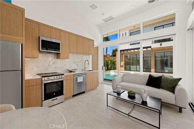 4209 Elmer, Studio City, CA 91602