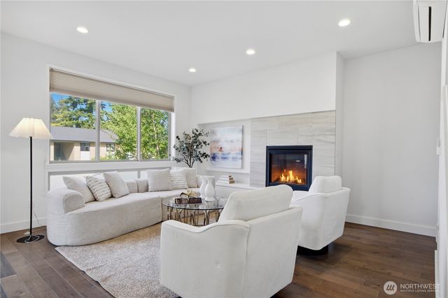 16347 NE 12th Place, Bellevue, WA 98008