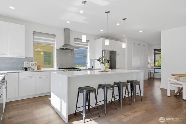 16347 NE 12th Place, Bellevue, WA 98008