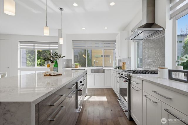 16347 NE 12th Place, Bellevue, WA 98008