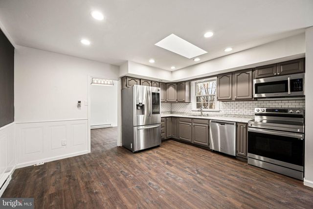 13 KELLER RD, Cochranville, PA 19330