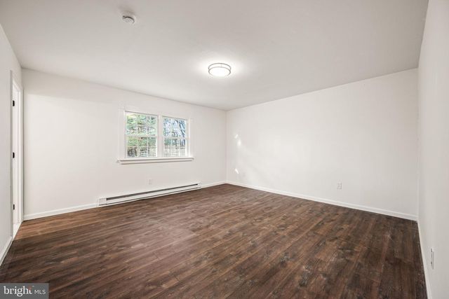 13 KELLER RD, Cochranville, PA 19330