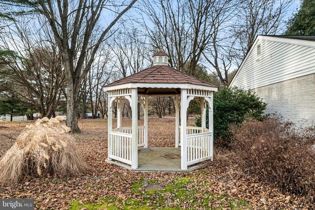 13 KELLER RD, Cochranville, PA 19330