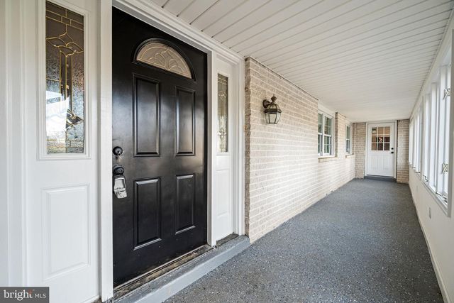 13 KELLER RD, Cochranville, PA 19330