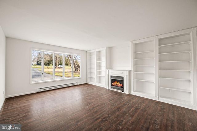 13 KELLER RD, Cochranville, PA 19330