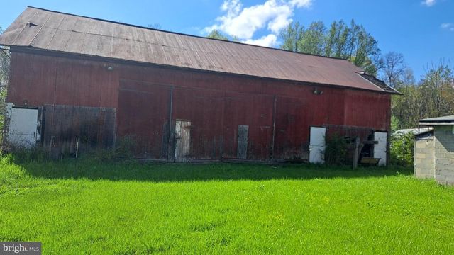 1071 MANADA BOTTOM ROAD, Harrisburg, PA 17112