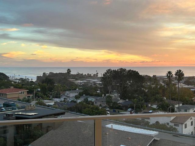 640 W Solana Circle 27, Solana Beach, CA 92075