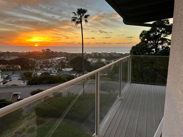 640 W Solana Circle 27, Solana Beach, CA 92075