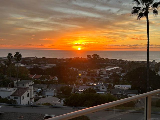 640 W Solana Circle 27, Solana Beach, CA 92075