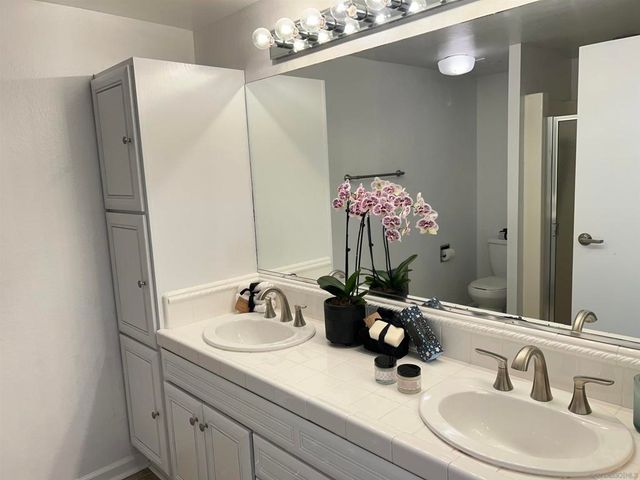 640 W Solana Circle 27, Solana Beach, CA 92075