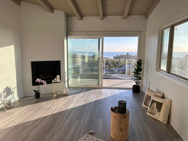 640 W Solana Circle 27, Solana Beach, CA 92075