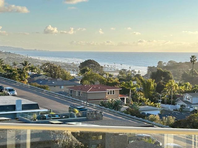 640 W Solana Circle 27, Solana Beach, CA 92075