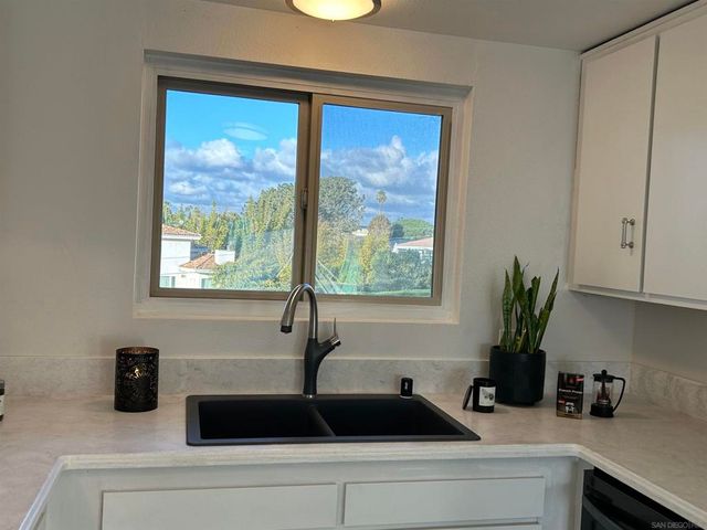 640 W Solana Circle 27, Solana Beach, CA 92075