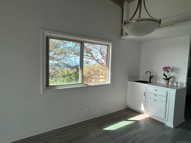 640 W Solana Circle 27, Solana Beach, CA 92075