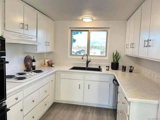 640 W Solana Circle 27, Solana Beach, CA 92075