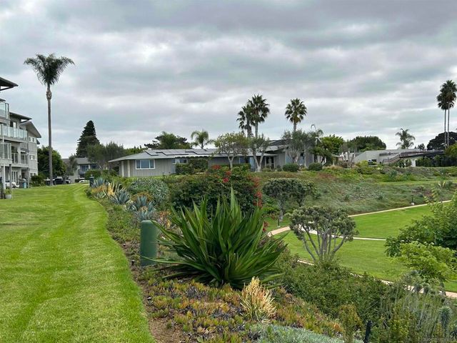 640 W Solana Circle 27, Solana Beach, CA 92075