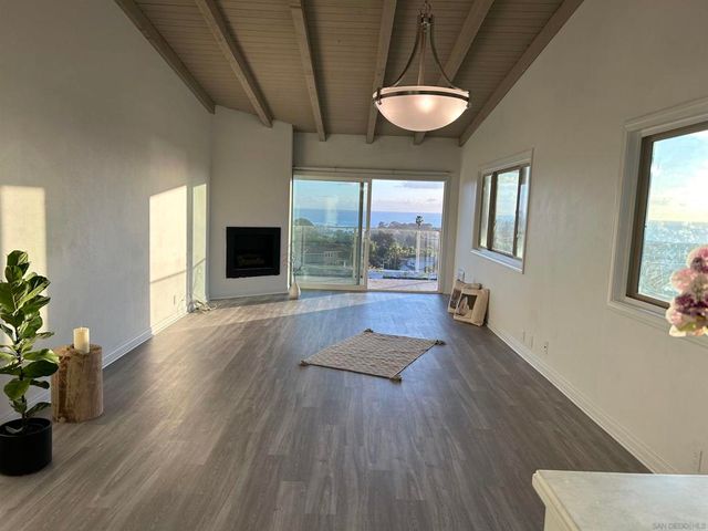 640 W Solana Circle 27, Solana Beach, CA 92075