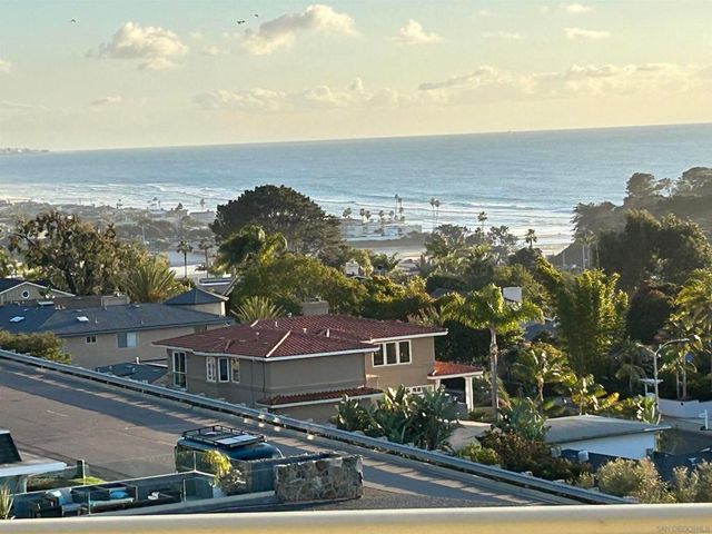 640 W Solana Circle 27, Solana Beach, CA 92075