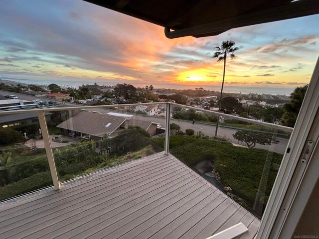 640 W Solana Circle 27, Solana Beach, CA 92075