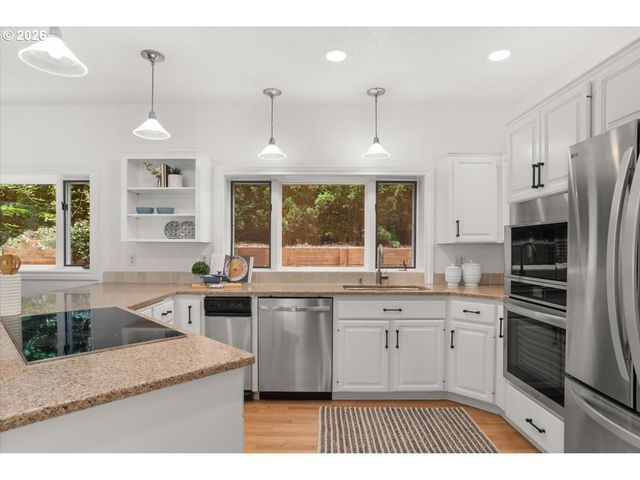 2920 Nw SHENANDOAH Ter, Portland, OR 97210