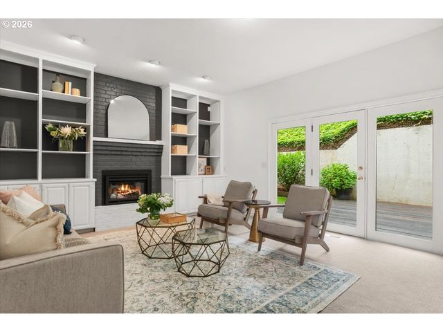 2920 Nw SHENANDOAH Ter, Portland, OR 97210