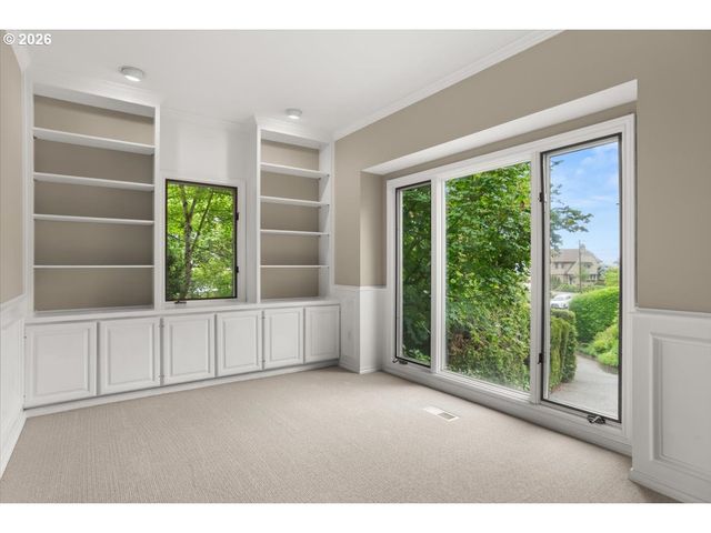 2920 Nw SHENANDOAH Ter, Portland, OR 97210