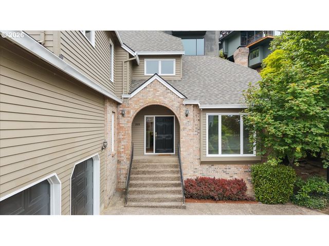 2920 Nw SHENANDOAH Ter, Portland, OR 97210