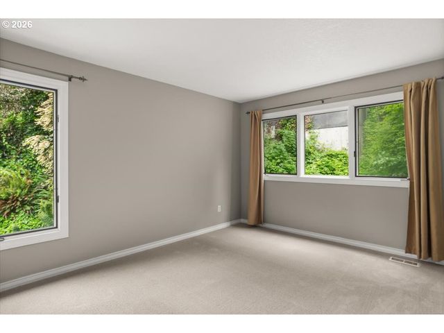 2920 Nw SHENANDOAH Ter, Portland, OR 97210