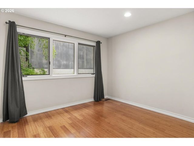 2920 Nw SHENANDOAH Ter, Portland, OR 97210