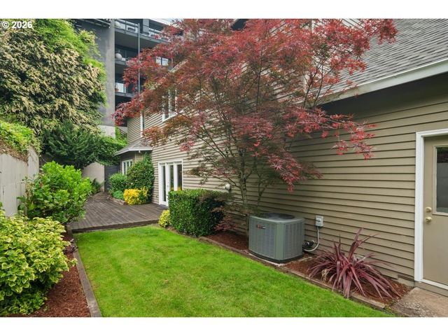 2920 Nw SHENANDOAH Ter, Portland, OR 97210