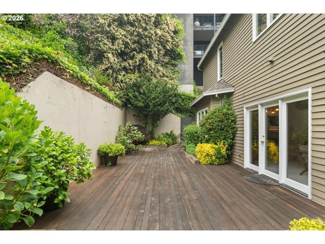 2920 Nw SHENANDOAH Ter, Portland, OR 97210