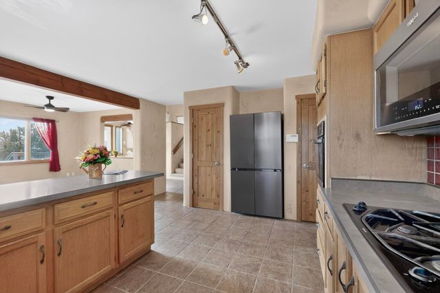 26 Apache Creek Road, Santa Fe, NM 87505