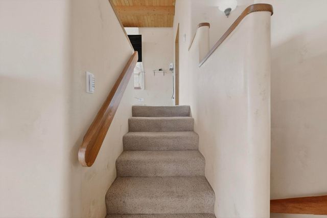 26 Apache Creek Road, Santa Fe, NM 87505