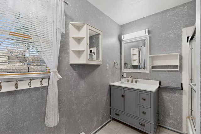 26 Apache Creek Road, Santa Fe, NM 87505