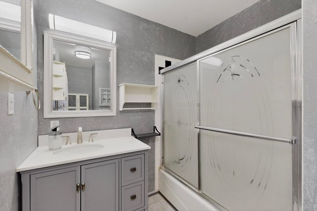 26 Apache Creek Road, Santa Fe, NM 87505