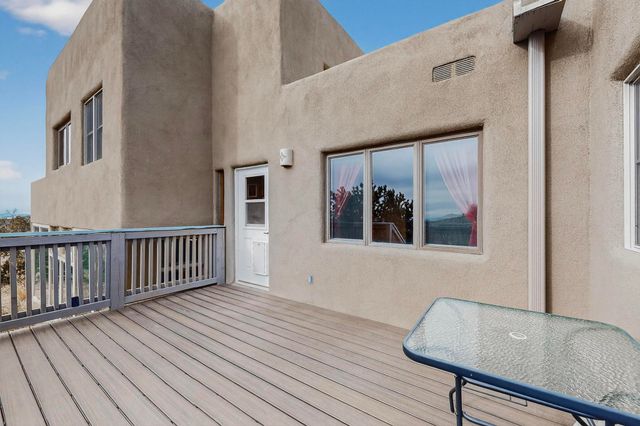 26 Apache Creek Road, Santa Fe, NM 87505