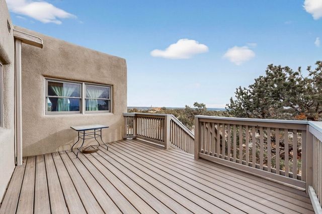 26 Apache Creek Road, Santa Fe, NM 87505