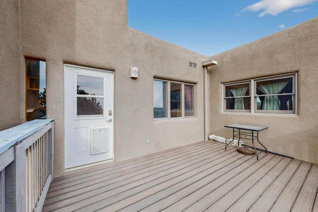 26 Apache Creek Road, Santa Fe, NM 87505