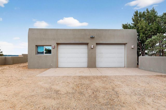 26 Apache Creek Road, Santa Fe, NM 87505