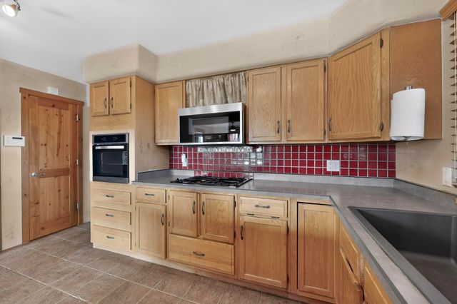 26 Apache Creek Road, Santa Fe, NM 87505