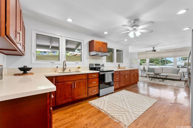 2392 Waiomao Road, Honolulu, HI 96816