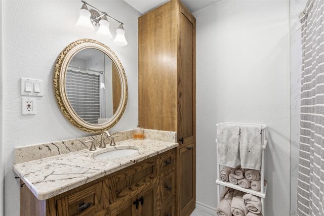 117 W Avenue E, Garland, TX 75040