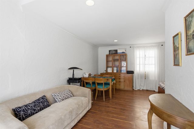 117 W Avenue E, Garland, TX 75040