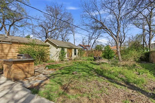 117 W Avenue E, Garland, TX 75040