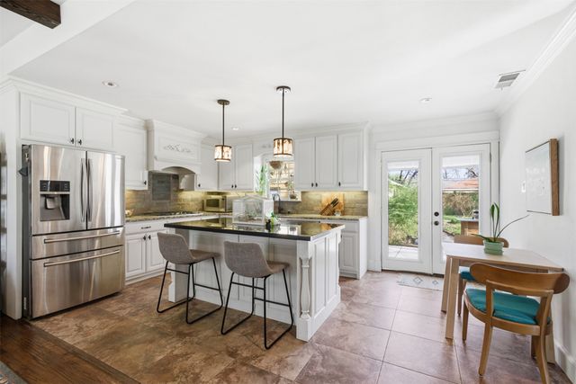 117 W Avenue E, Garland, TX 75040