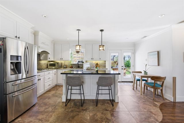 117 W Avenue E, Garland, TX 75040